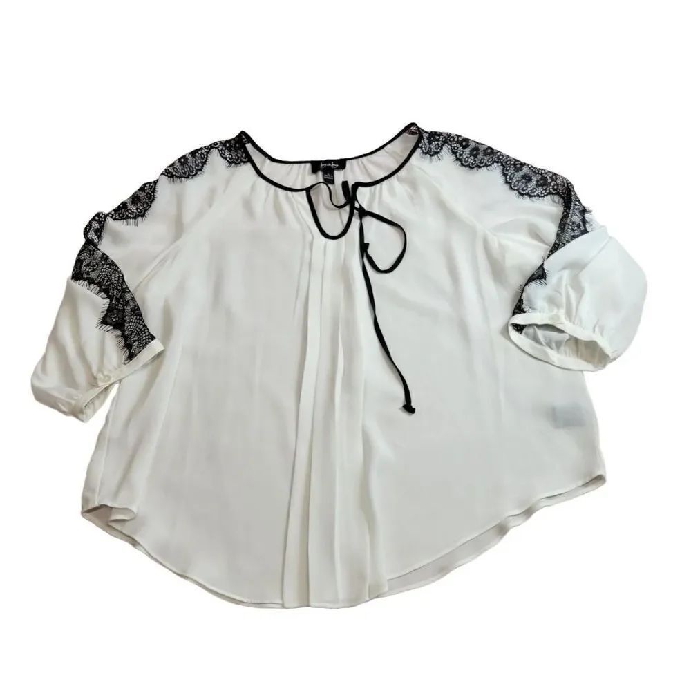 By & by blouse L